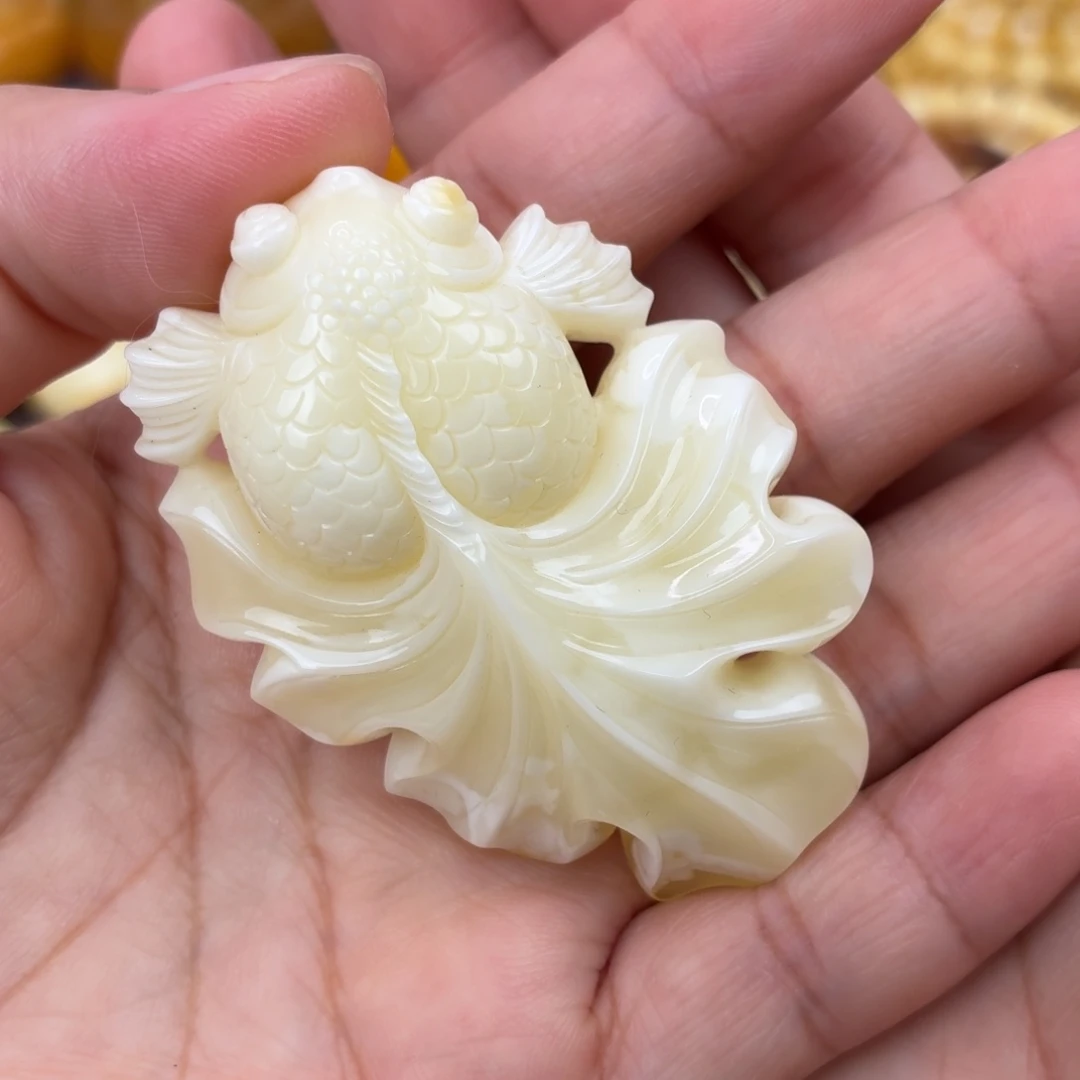 琥珀未镶嵌裸石鱼