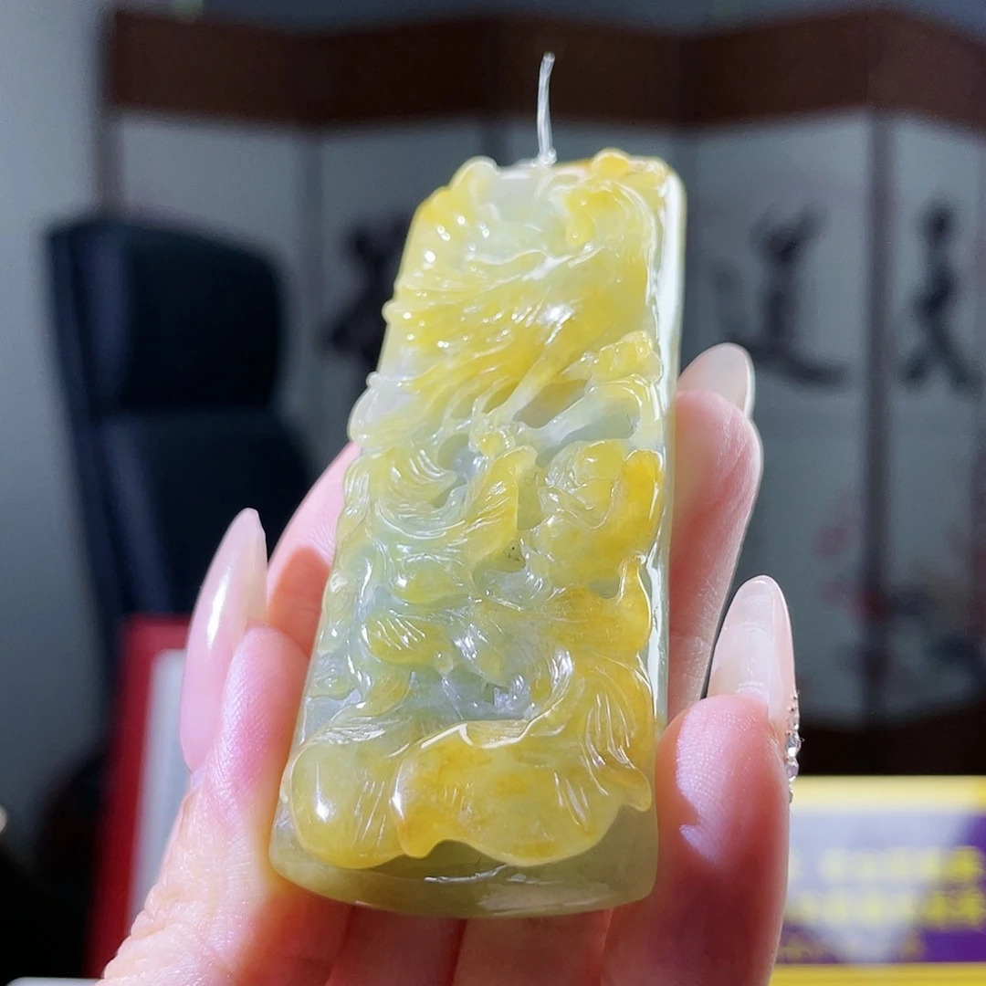 翡翠未镶嵌颈饰凤凰