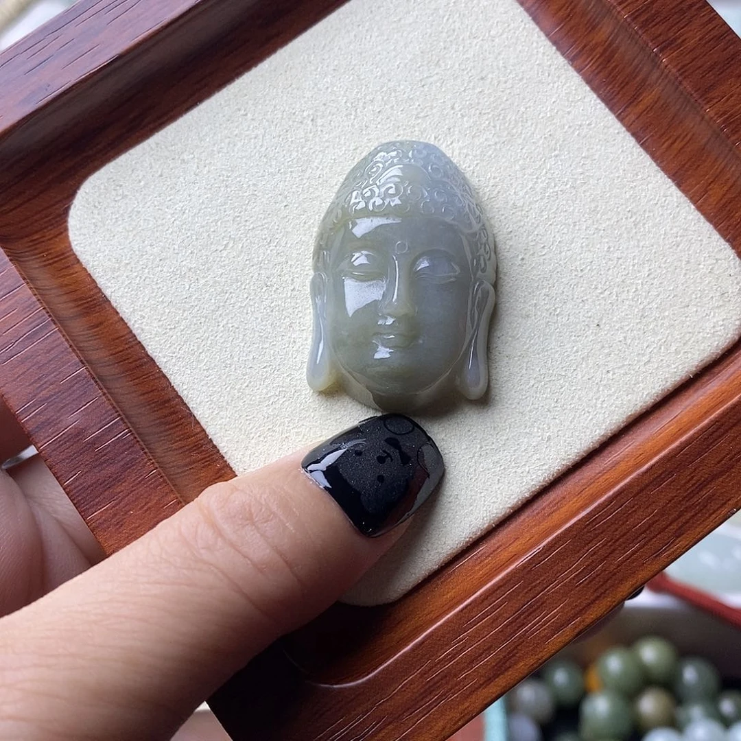 翡翠未镶嵌颈饰佛头