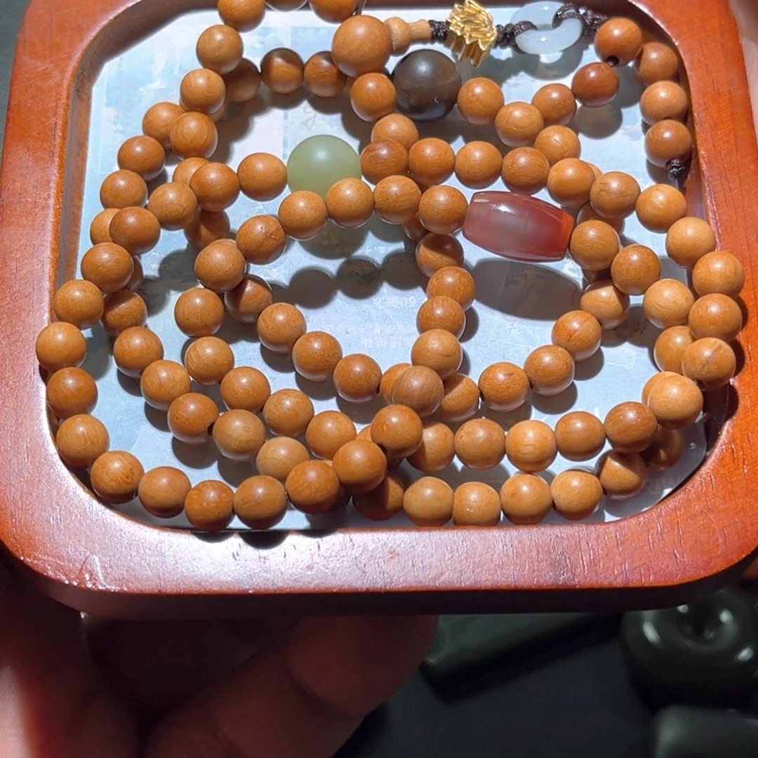 和田玉未镶嵌珠宝半成品小****）