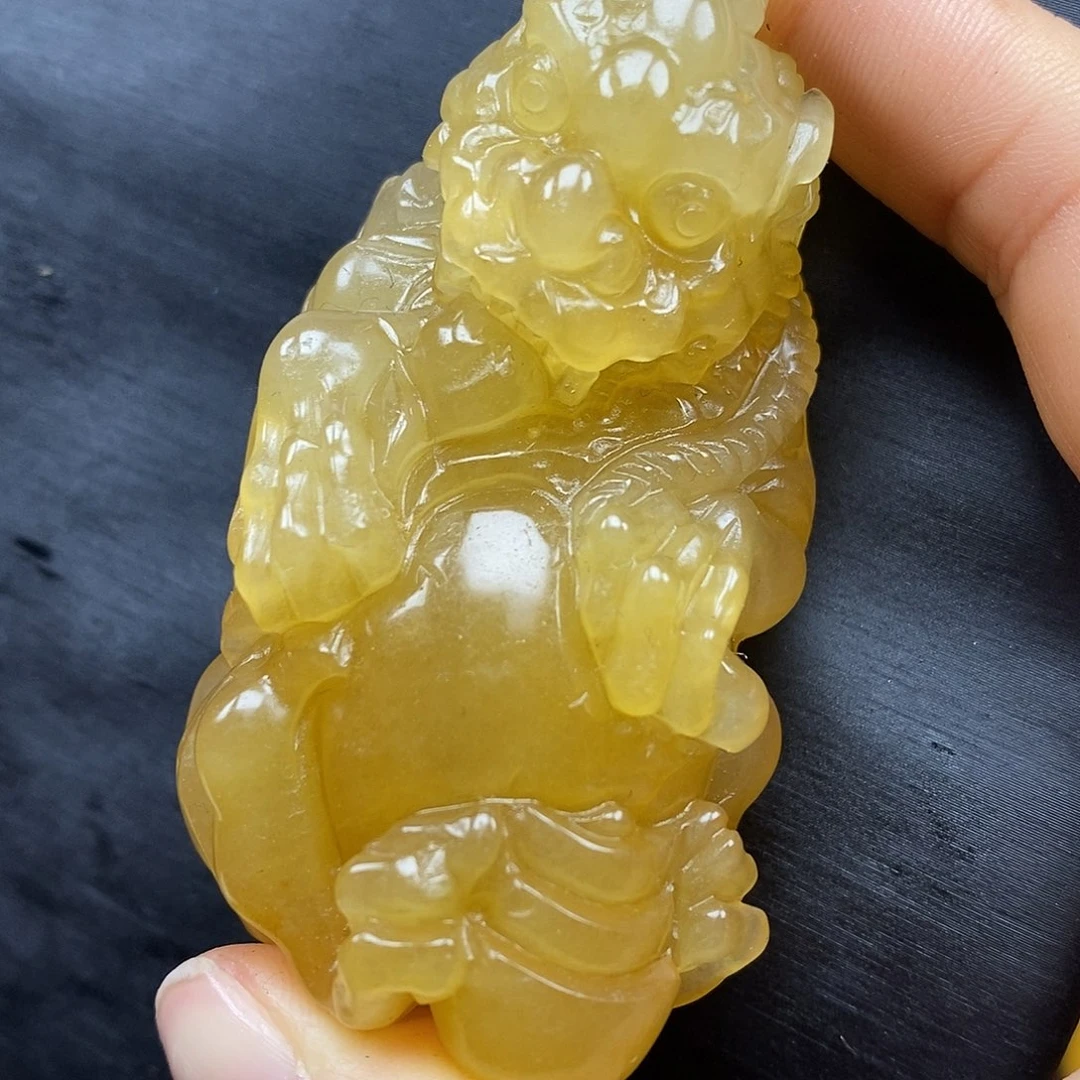 石英质玉（黄龙玉）颈饰未镶嵌