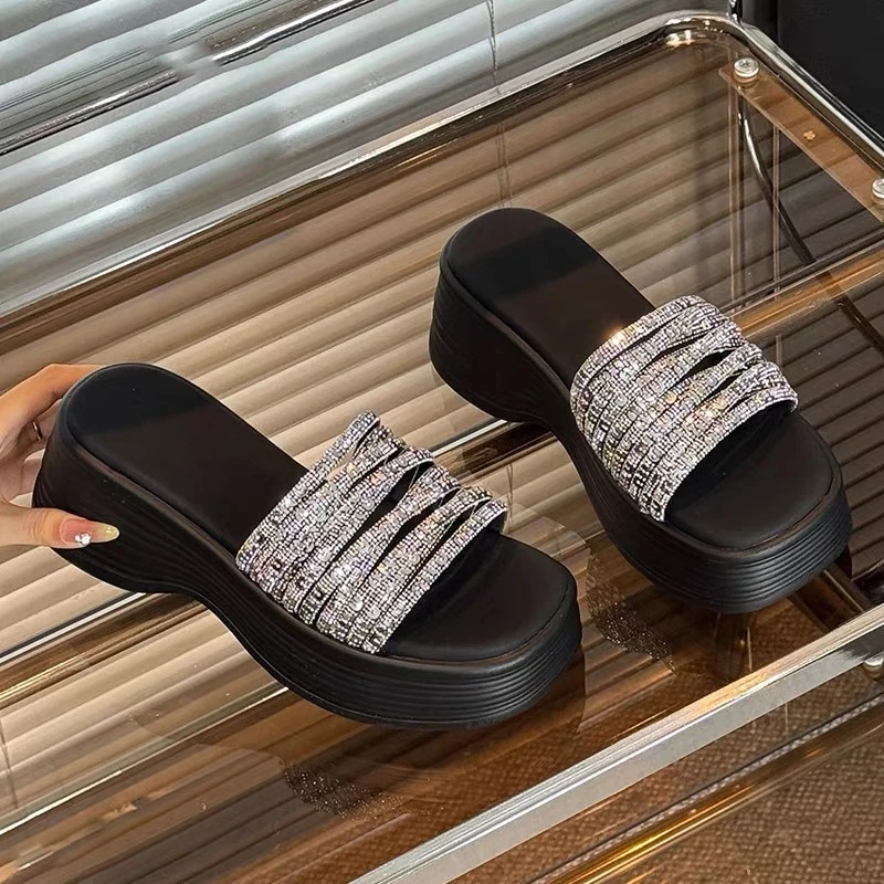 欧货厚底水钻拖鞋女2025夏季新款网红时尚亮钻外穿百搭松糕凉拖鞋