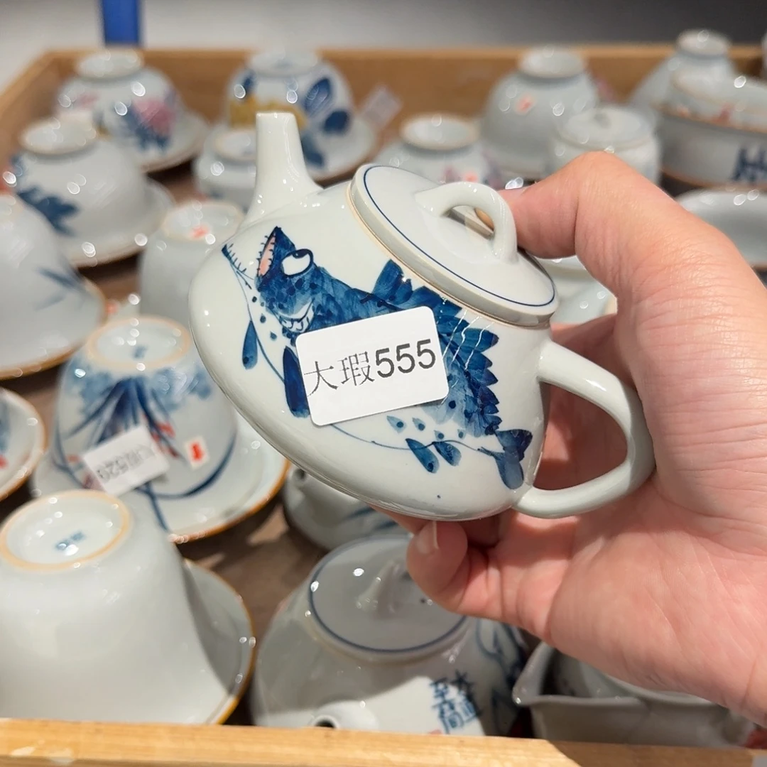 釉下手绘茶具微瑕
