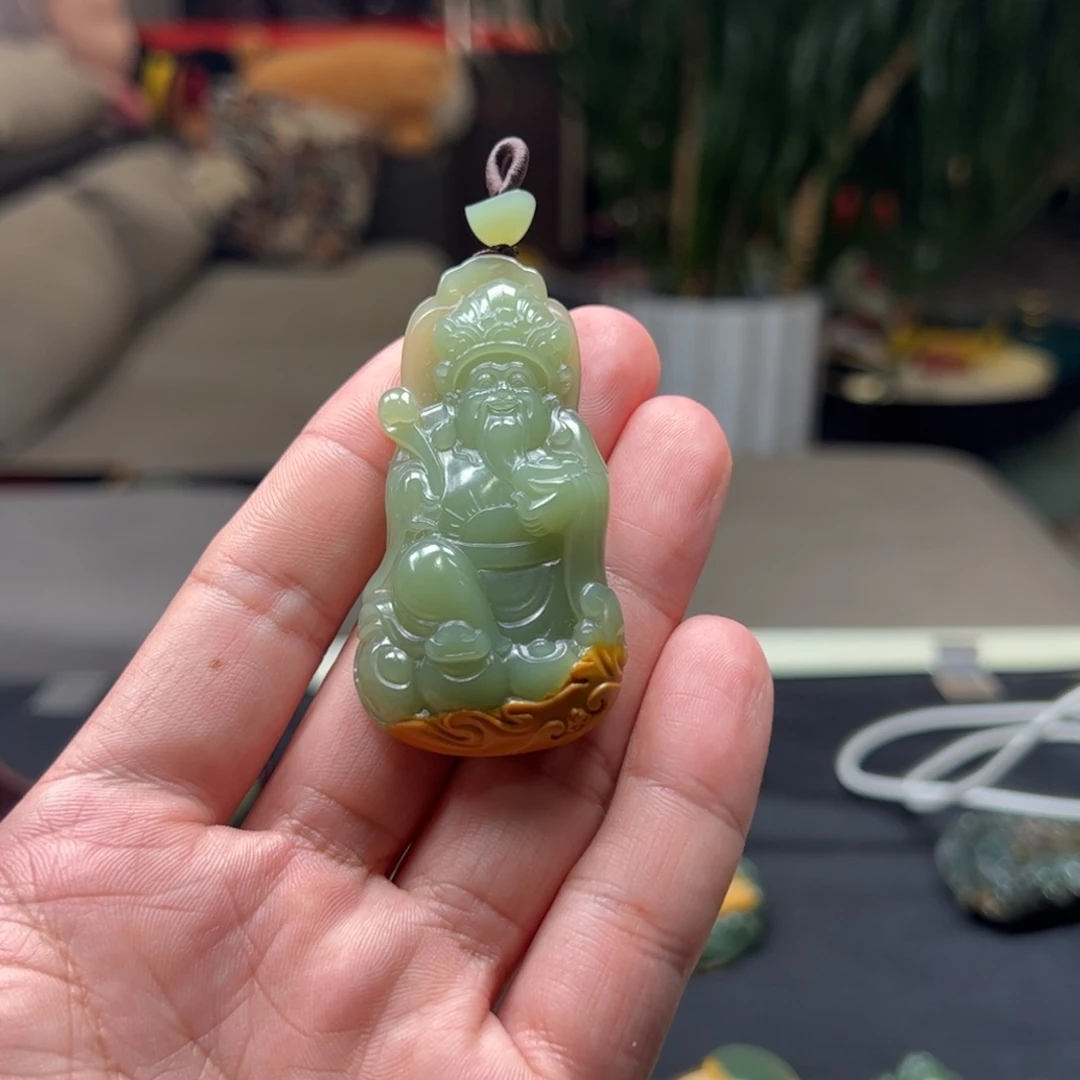 飞***鹰岫岩河磨玉（透闪石质玉）未镶嵌颈饰