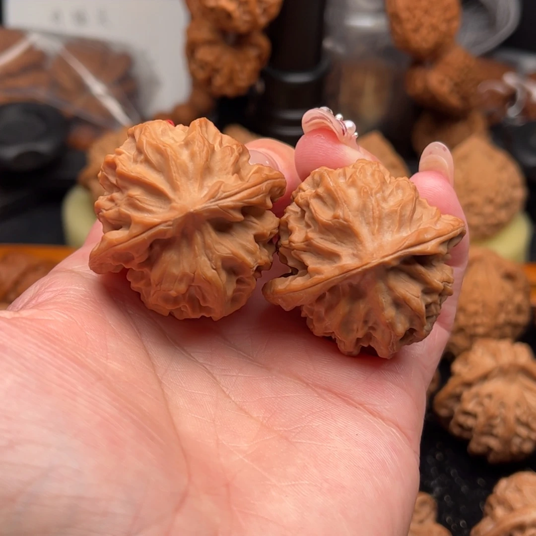 核桃把件龙鳞纹40