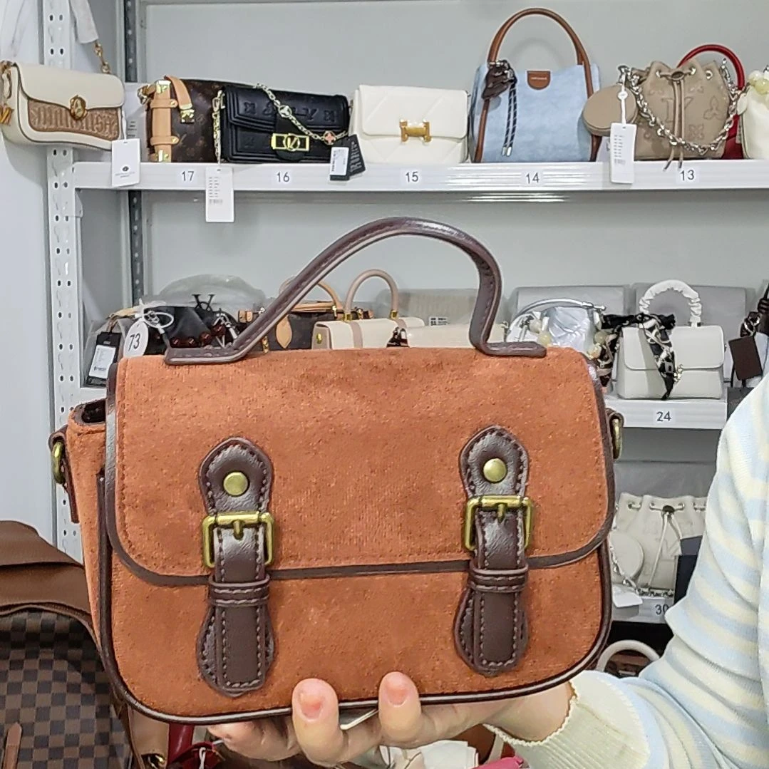 人造革黄色的234555