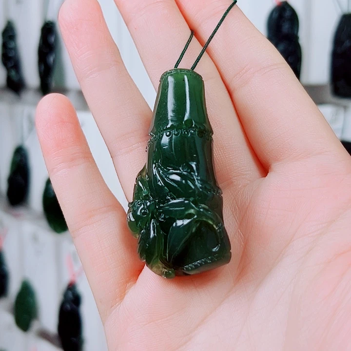 勤***拙蛇纹石玉未镶嵌玉牌