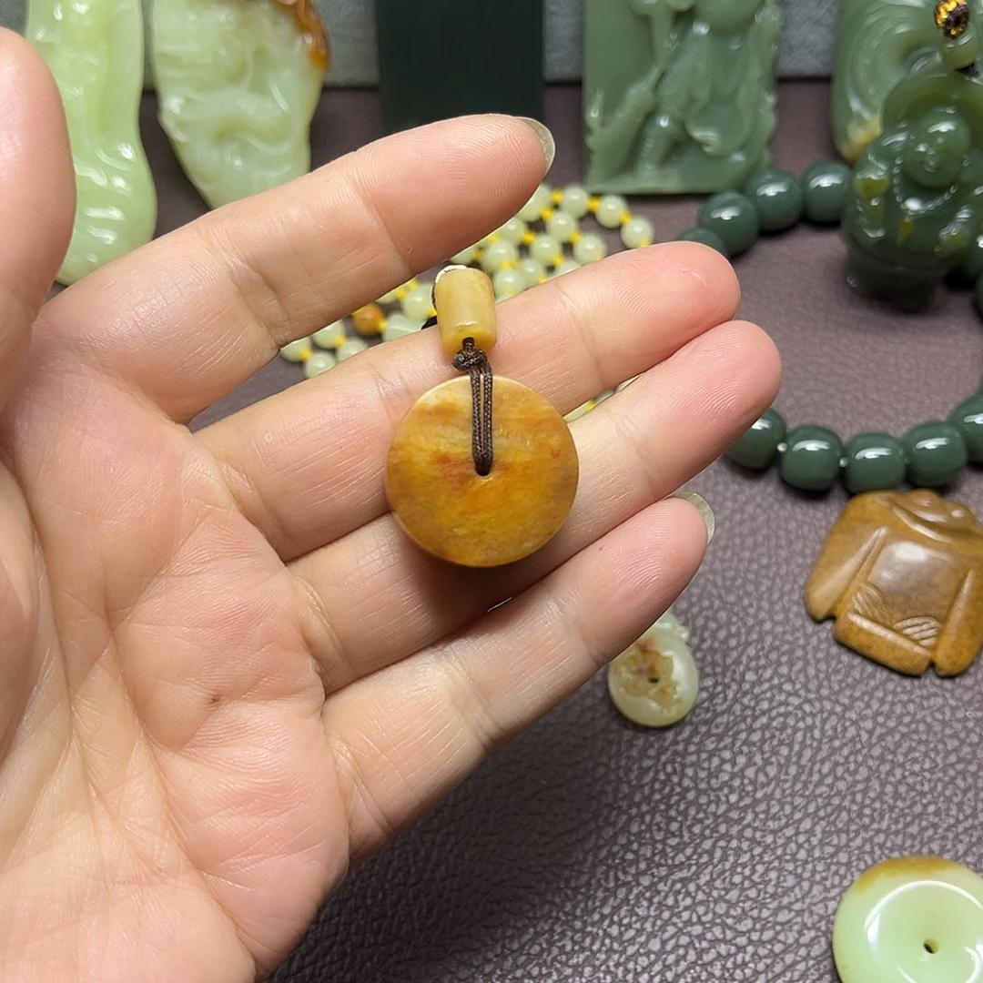 岫岩河磨玉（透闪石质玉）未镶嵌颈饰