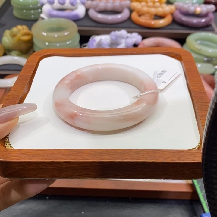 石英质玉未镶嵌手镯55