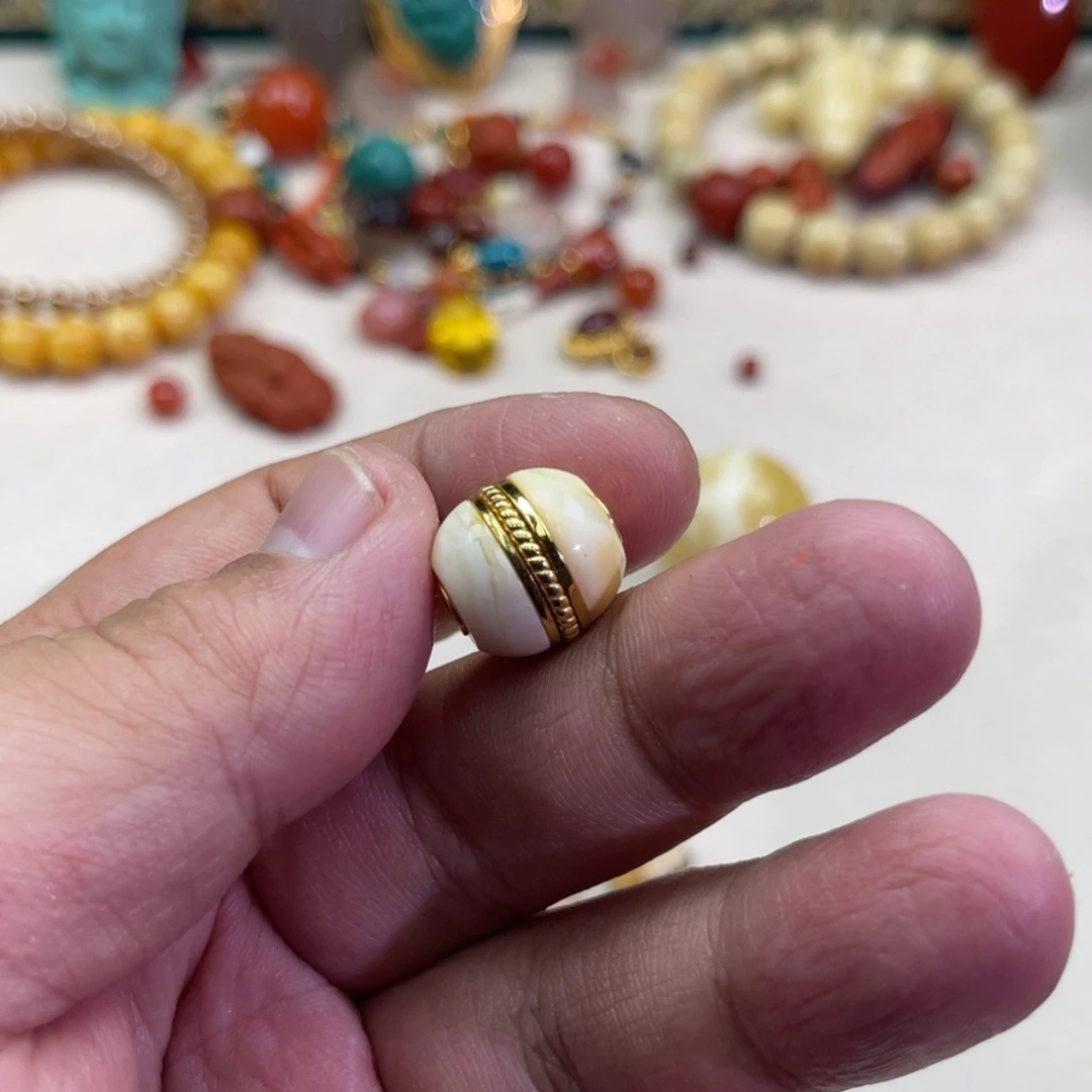 琥珀未镶嵌珠宝奇石57