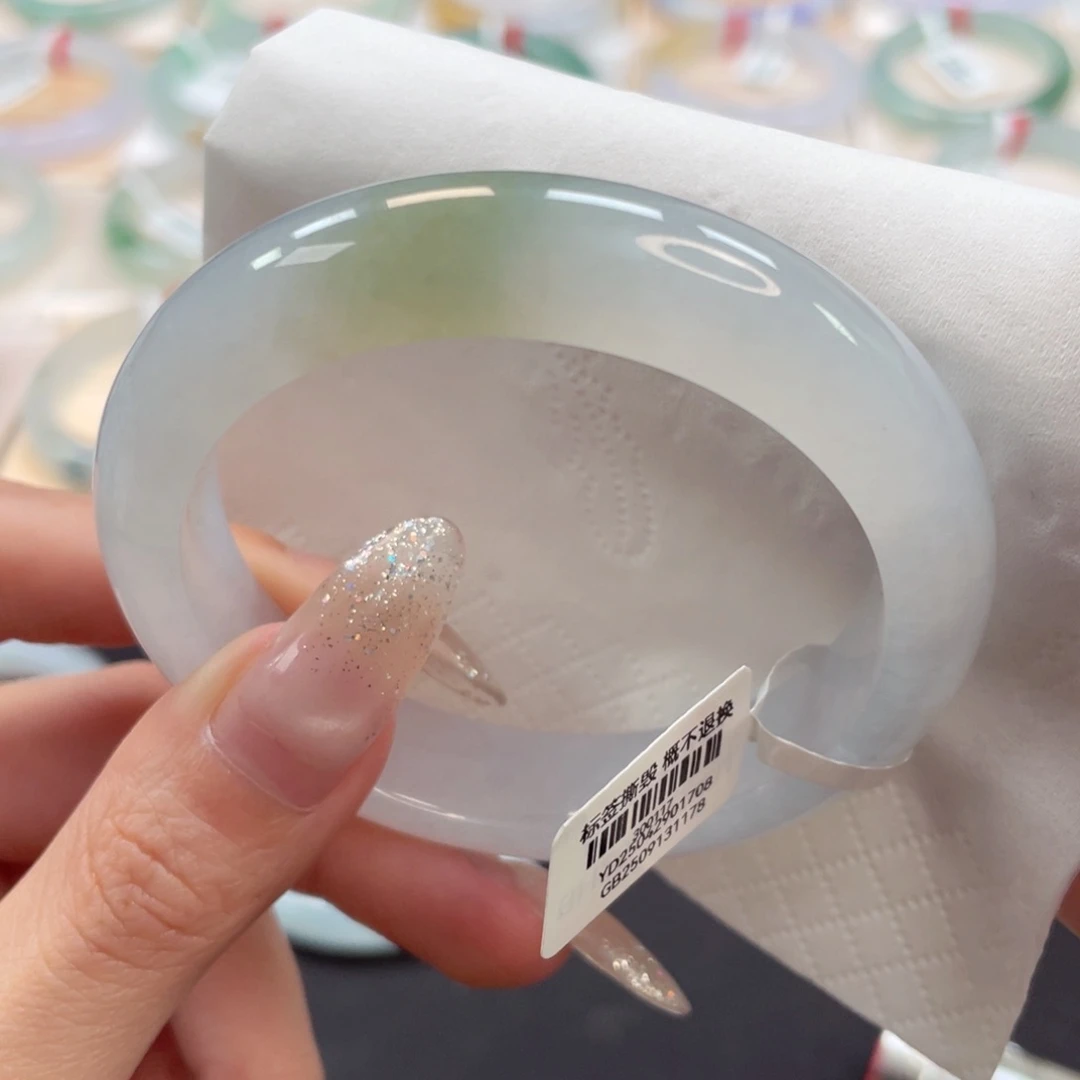 未镶嵌手镯翡翠55纯净洁白白月光飘黄32号