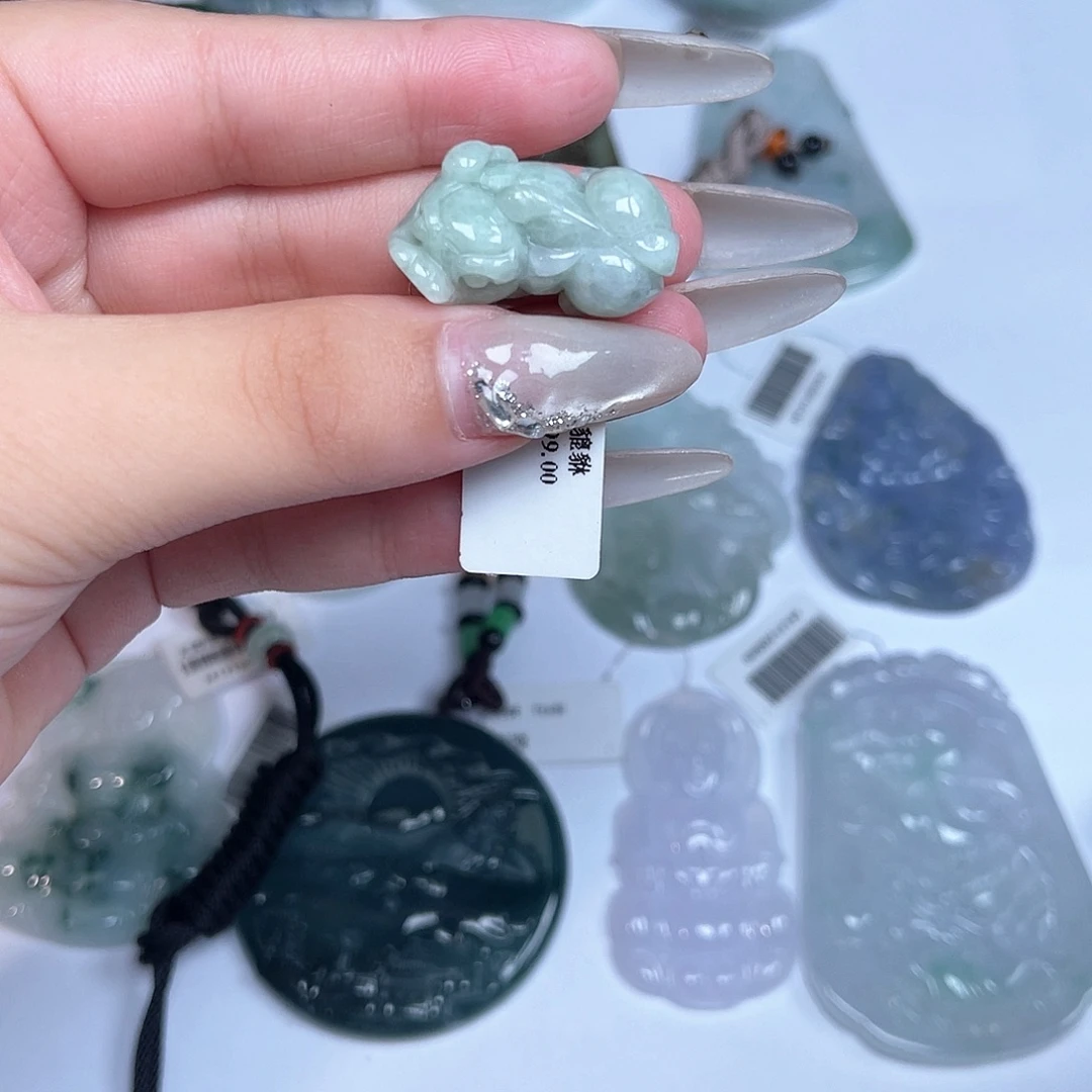 颈饰未镶嵌翡翠天然翡翠