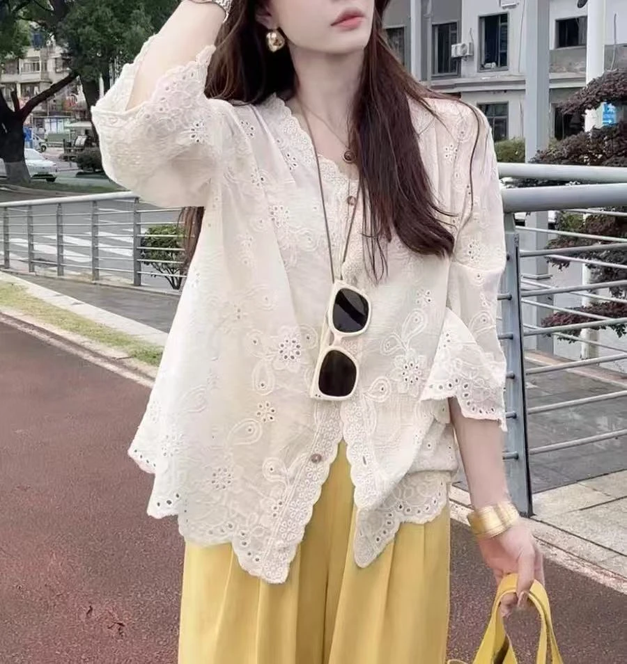 韩 系蕾丝提花刺绣七分袖衬衫夏巨好看时尚减龄宽松别致上衣5877