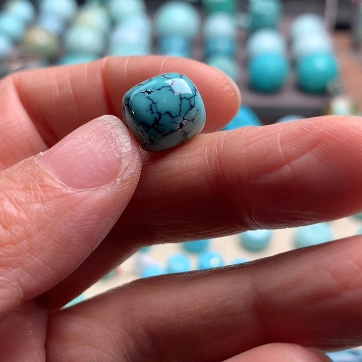 我***呢绿松石未镶嵌颈饰