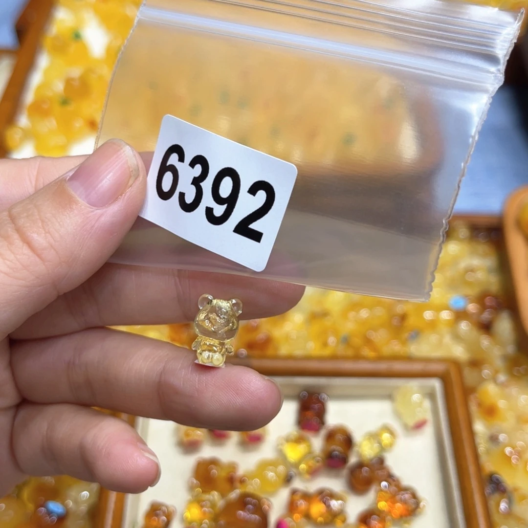 未镶嵌琥珀珠宝奇石