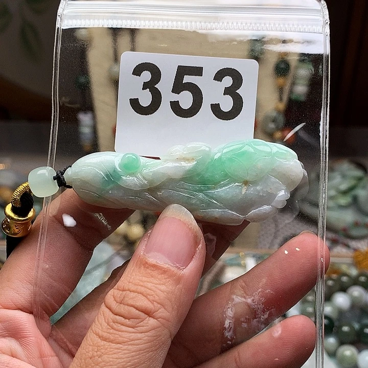 翡翠颈饰未镶嵌高*翡翠