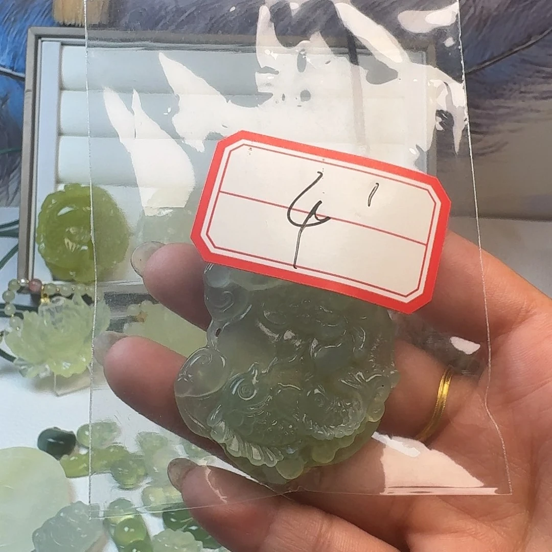 未镶嵌蛇纹石玉颈饰