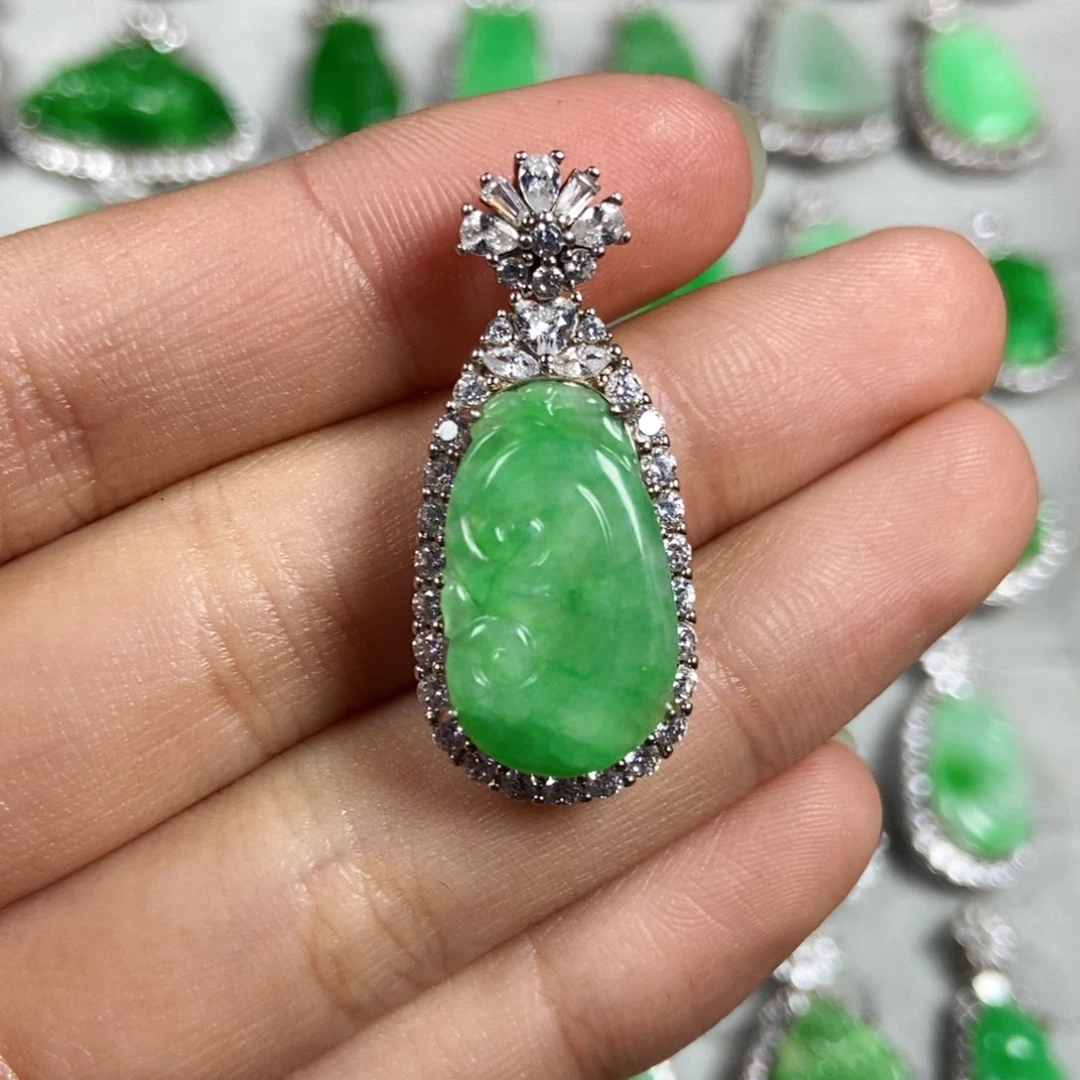 颈饰未镶嵌翡翠如意