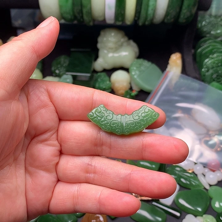 车***萱和田玉18K金镶嵌颈饰