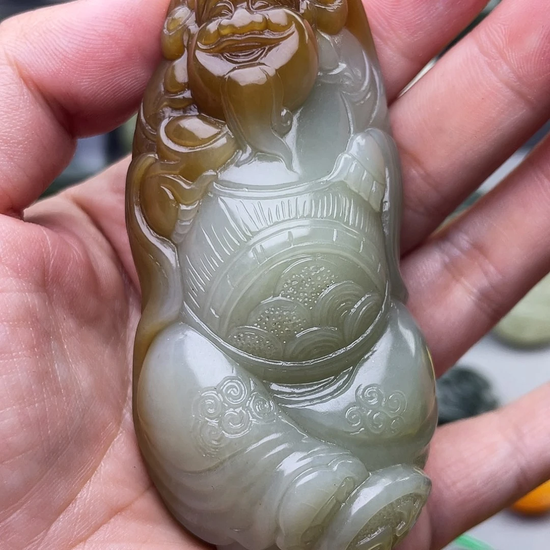 毛***仰颈饰未镶嵌和田玉