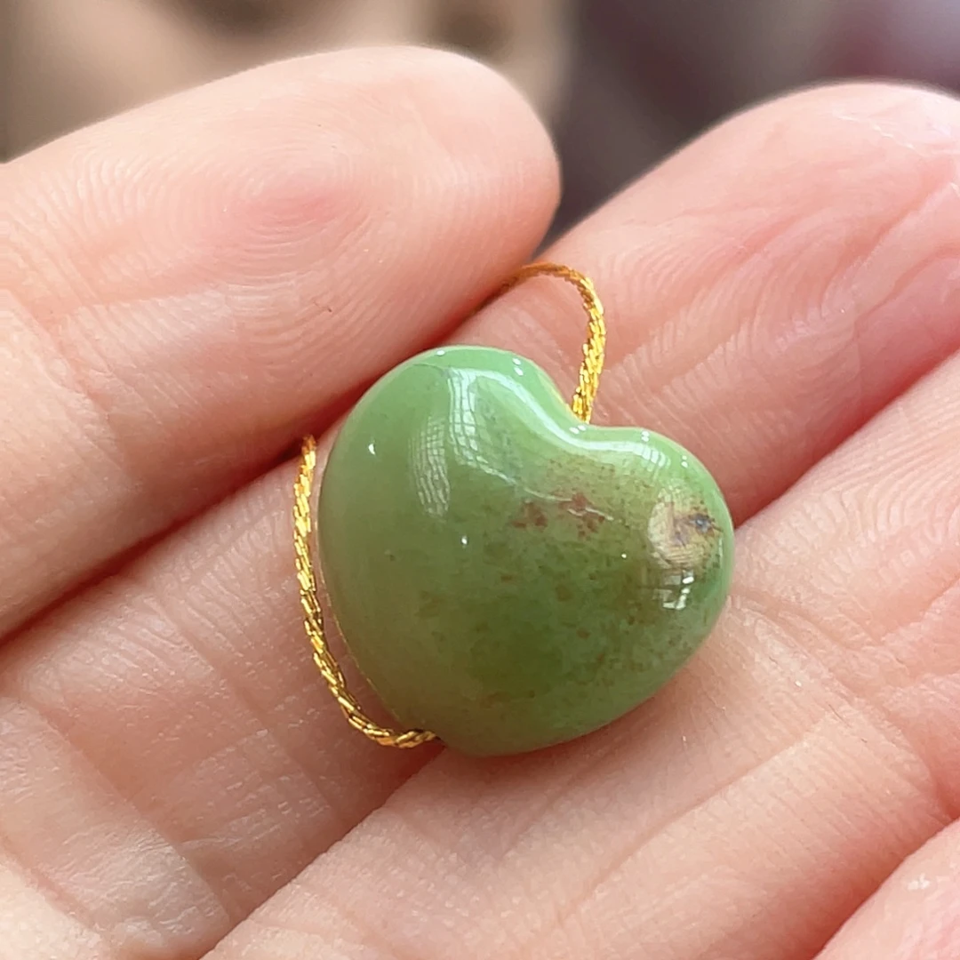 绿松石未镶嵌颈饰