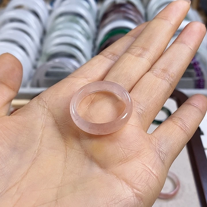 石英质玉未镶嵌戒指王****