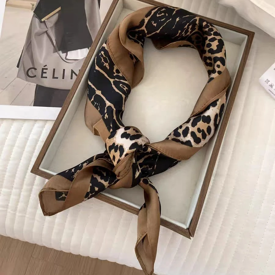 金太阳欧美风豹纹方巾