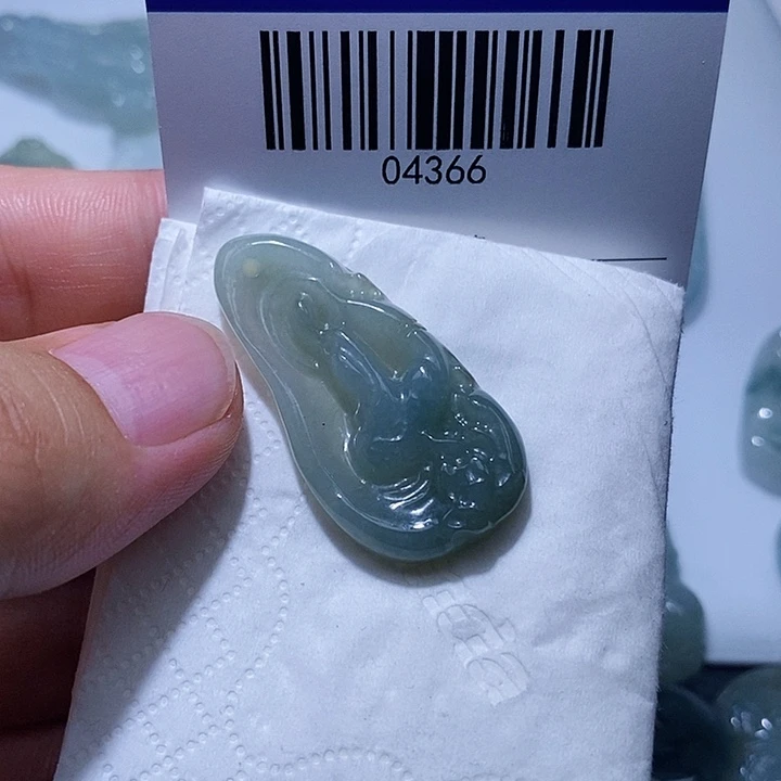 颈饰未镶嵌翡翠天光墟翡翠市场现金代购