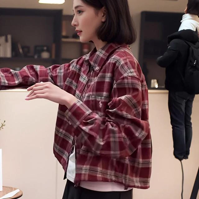 法式气质格子衬衫女2025新款秋季女士宽松短款外套衬衣女春秋上衣