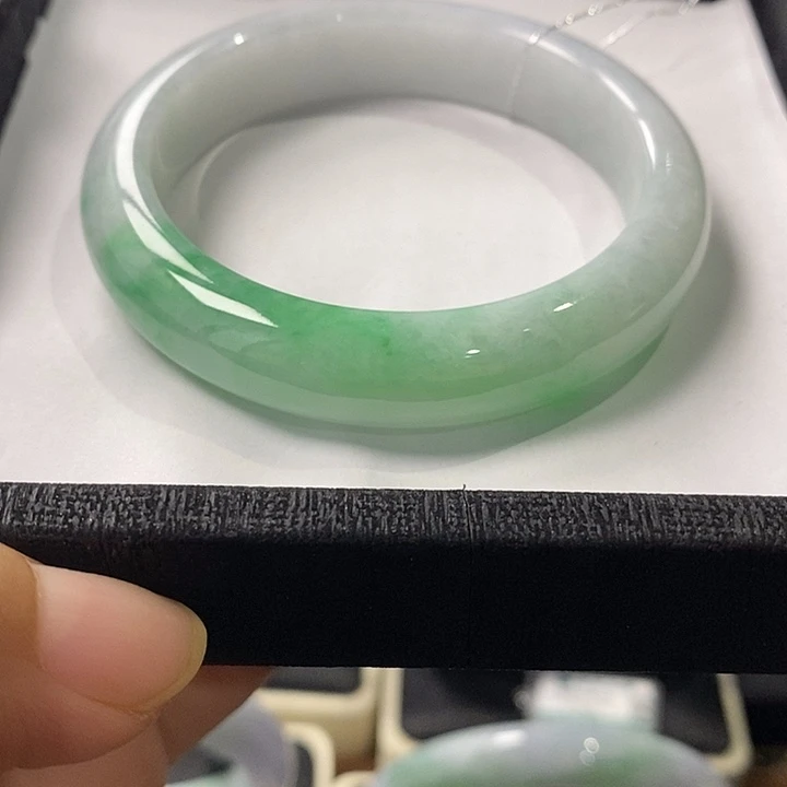 未镶嵌手镯翡翠翡翠玉镯0899