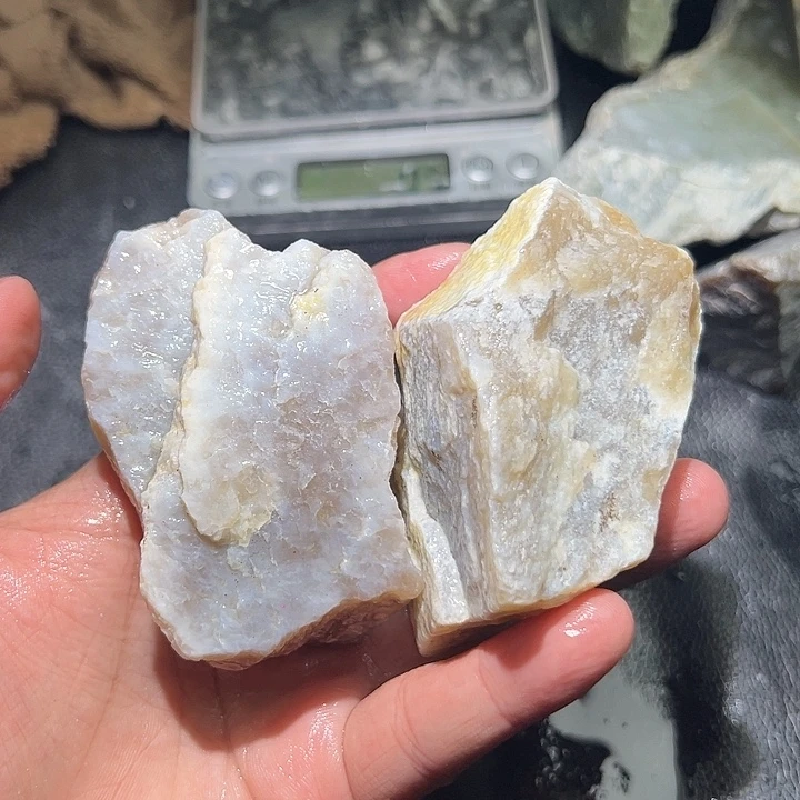 和田玉（糖玉）未镶嵌珠宝奇石