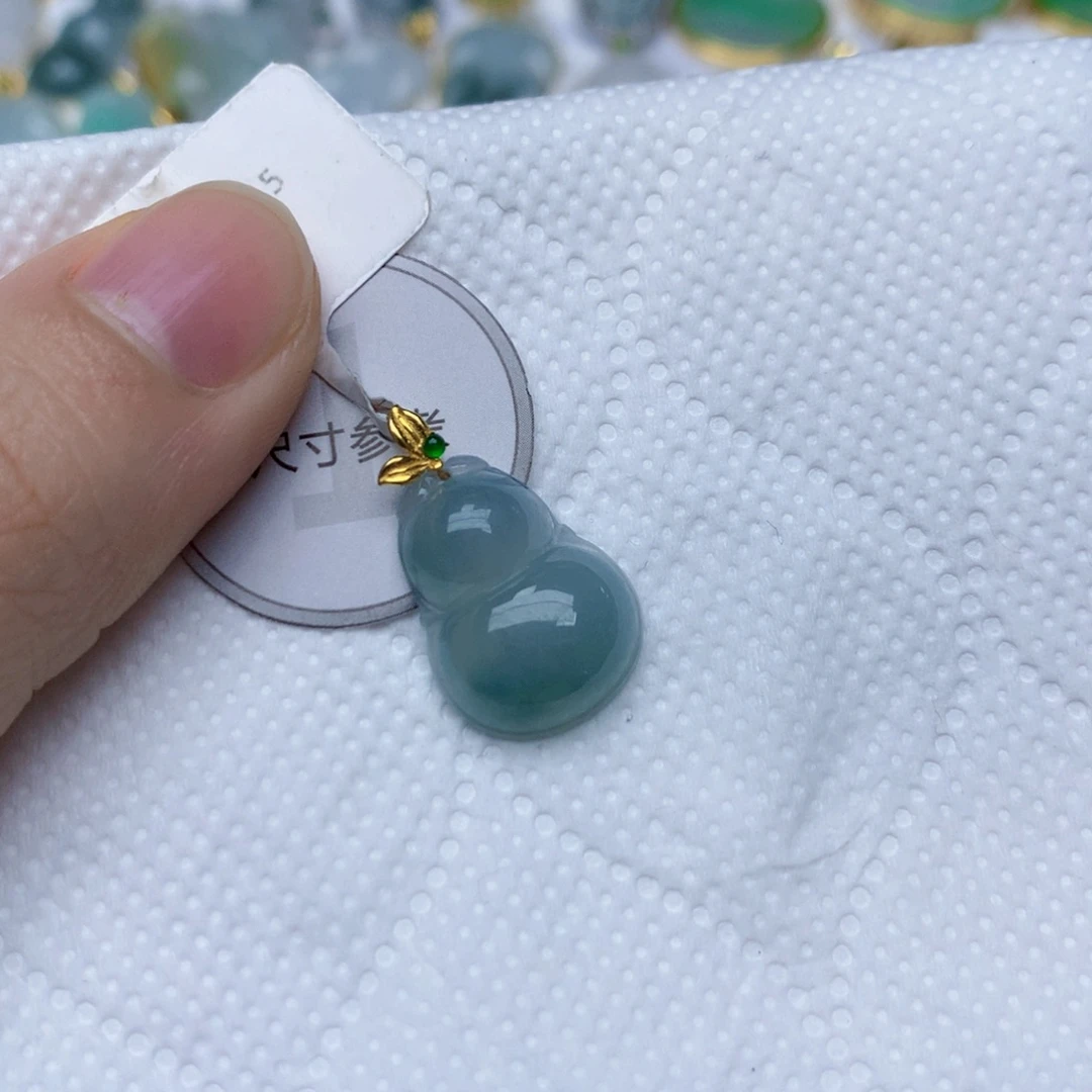 翡翠18K金镶嵌颈饰天然A货翡翠