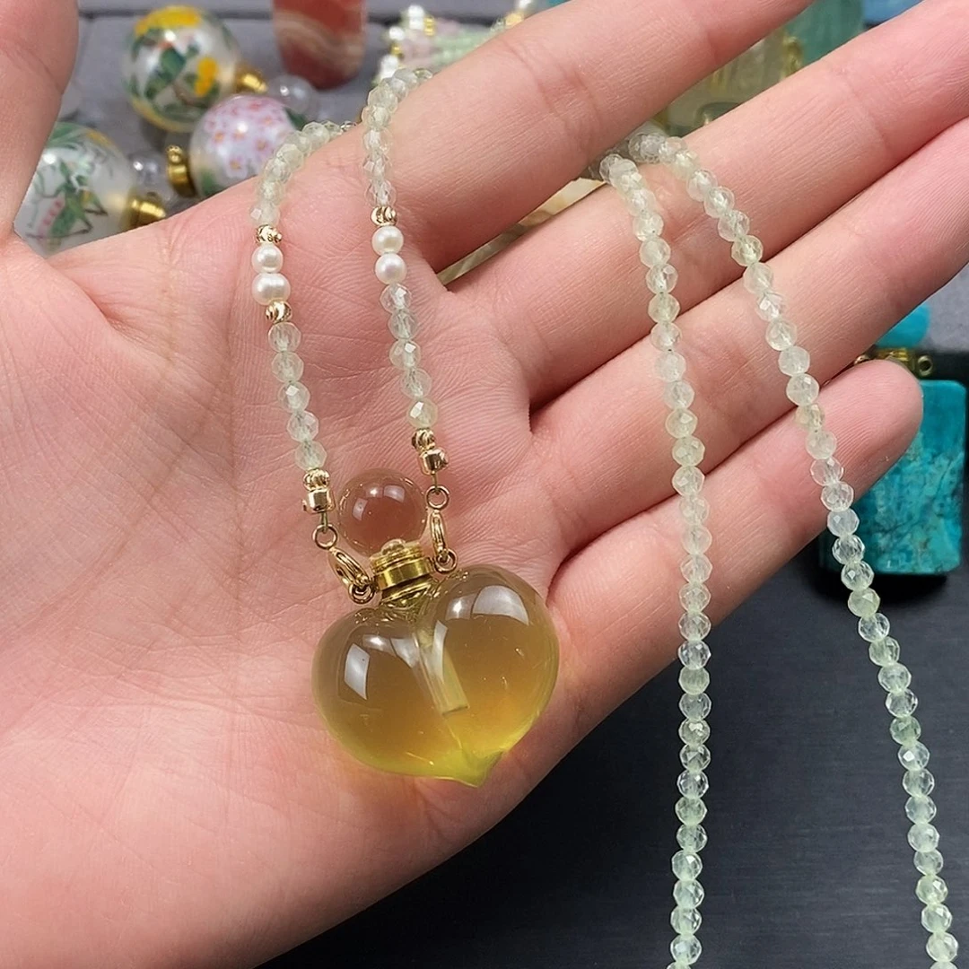 查罗石合金颈饰香水瓶