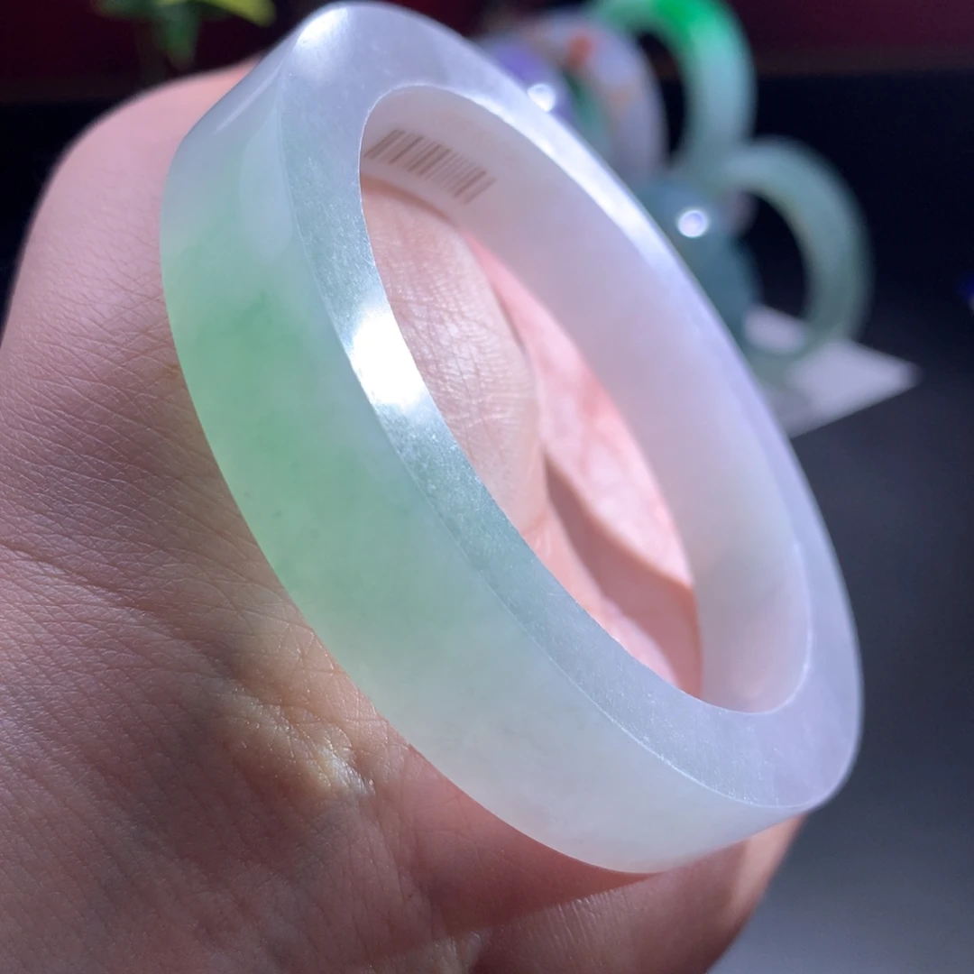 未镶嵌翡翠手镯定制翡翠