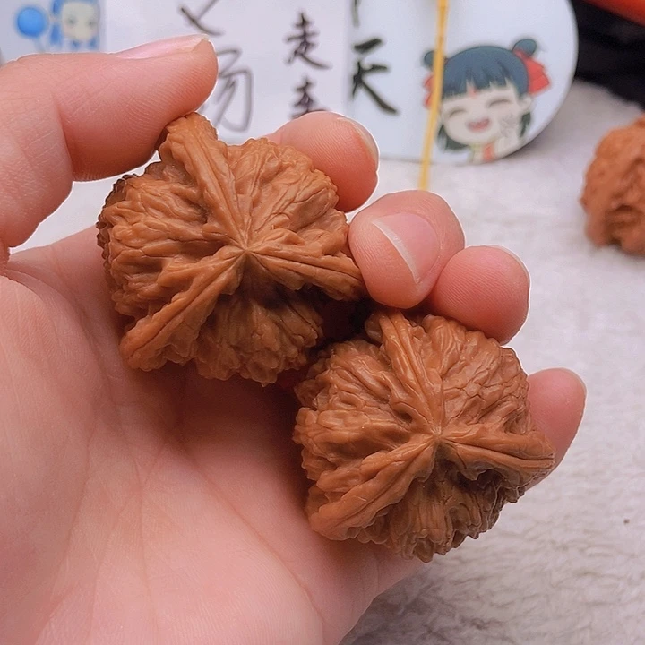 吊坠文玩核桃斯**。三棱