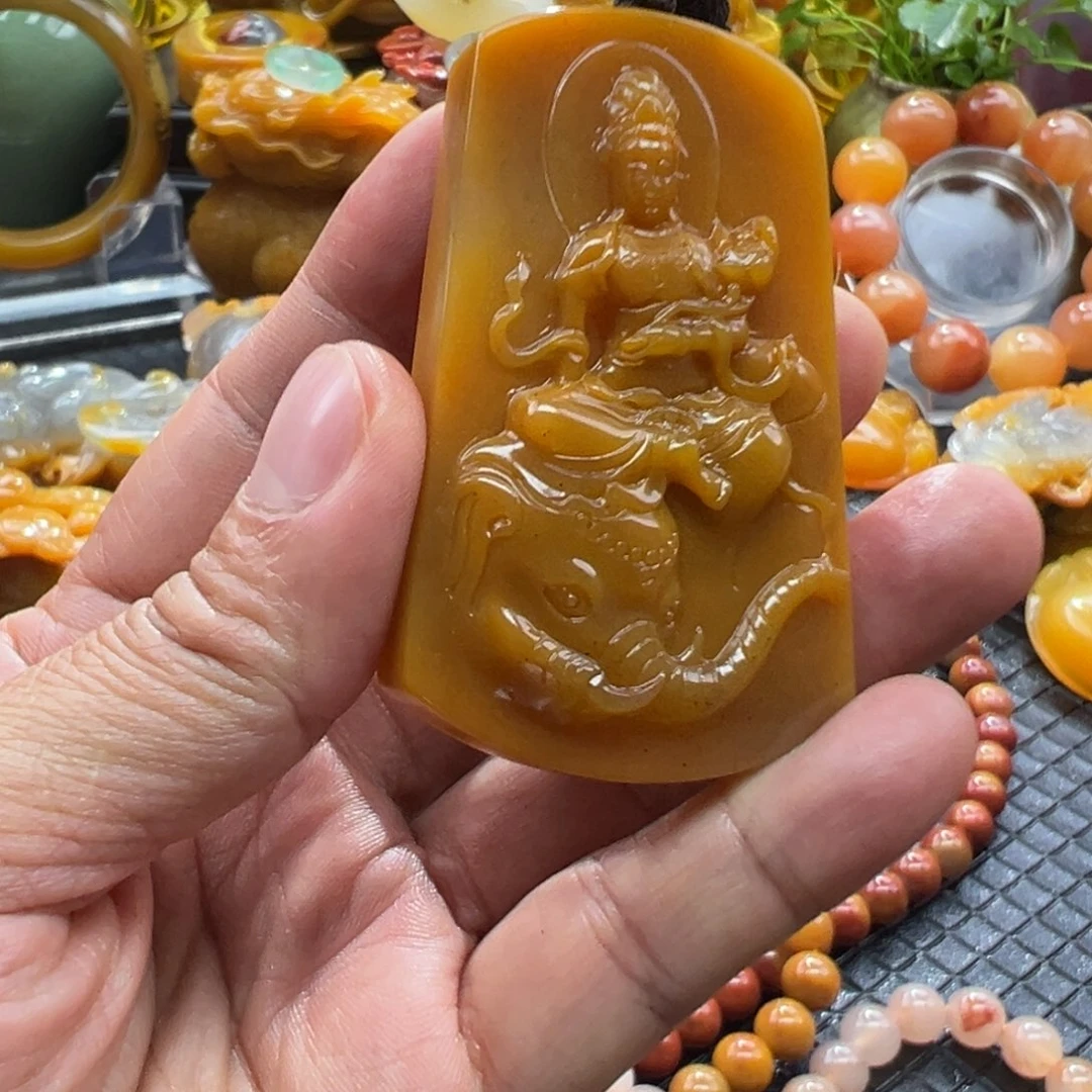 石英质玉未镶嵌颈饰