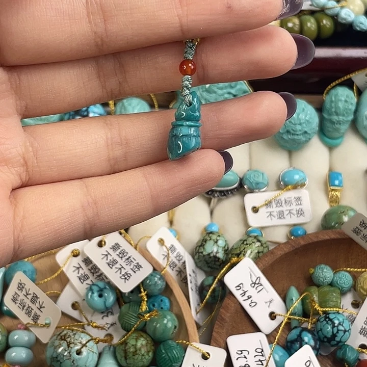 绿松石未镶嵌珠宝奇石