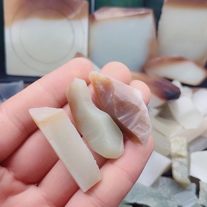 和田玉（糖玉）未镶嵌颈饰