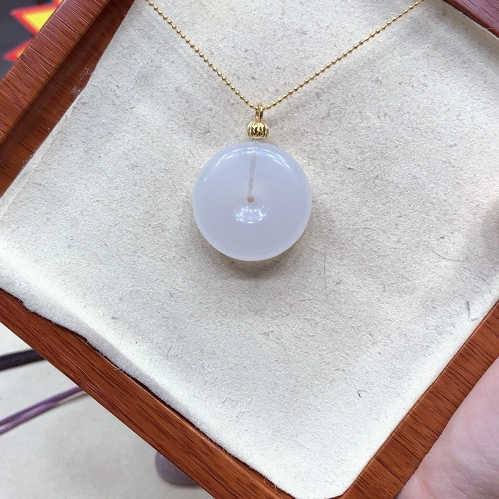 石英质玉合金颈饰