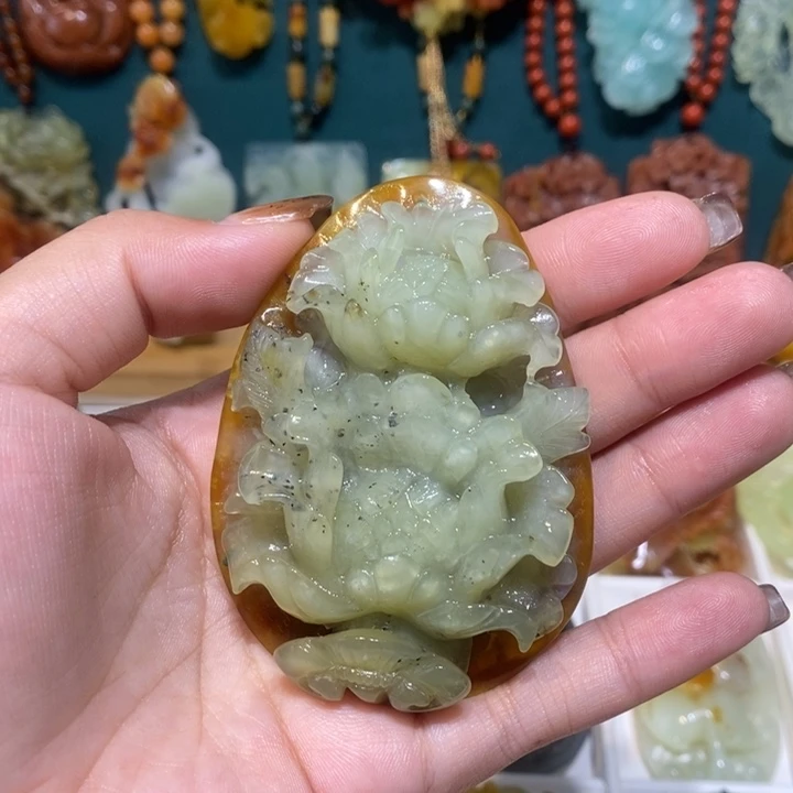 蛇纹石玉未镶嵌颈饰