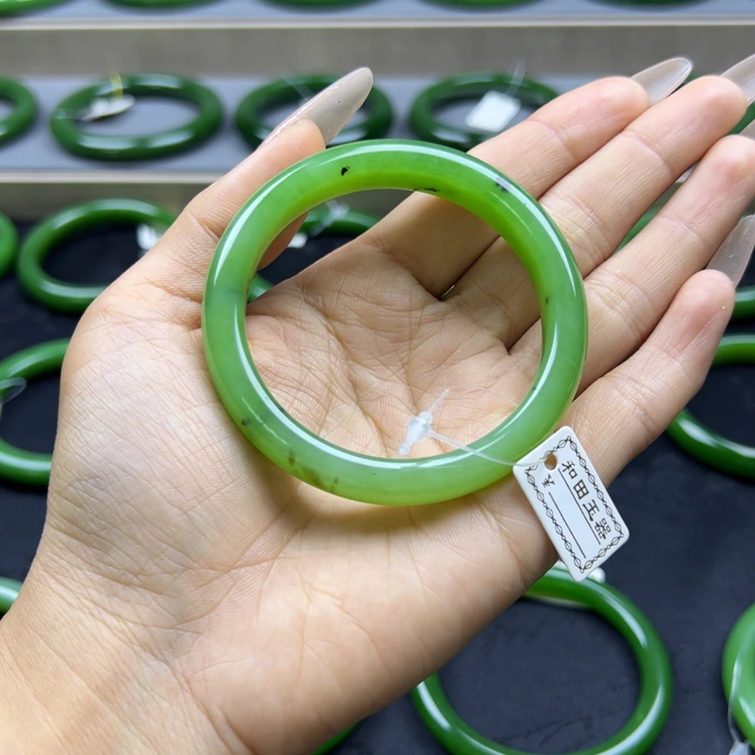 和田玉（碧玉）未镶嵌手镯