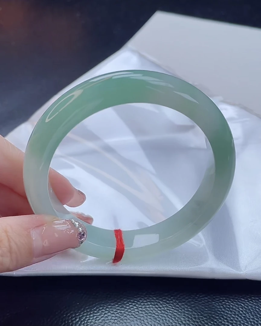 翡翠手镯未镶嵌翡翠S