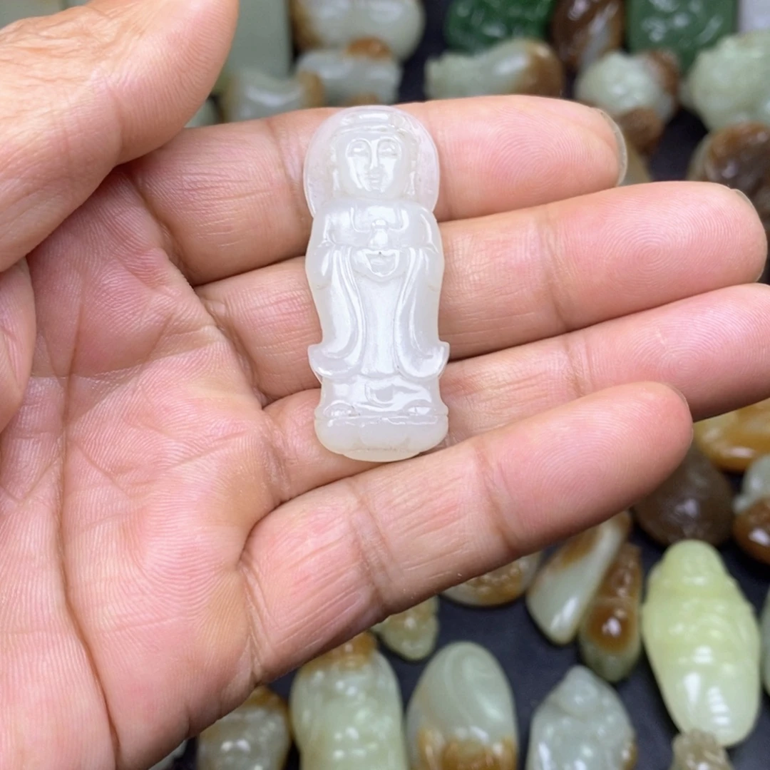 和田玉未镶嵌颈饰