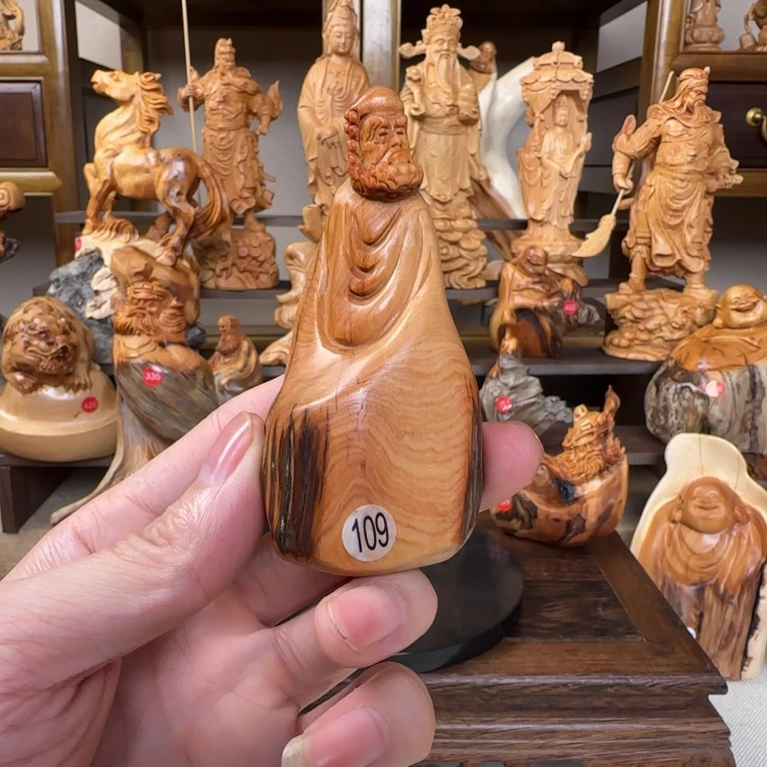 崖柏小木匠艺雕一物一拍