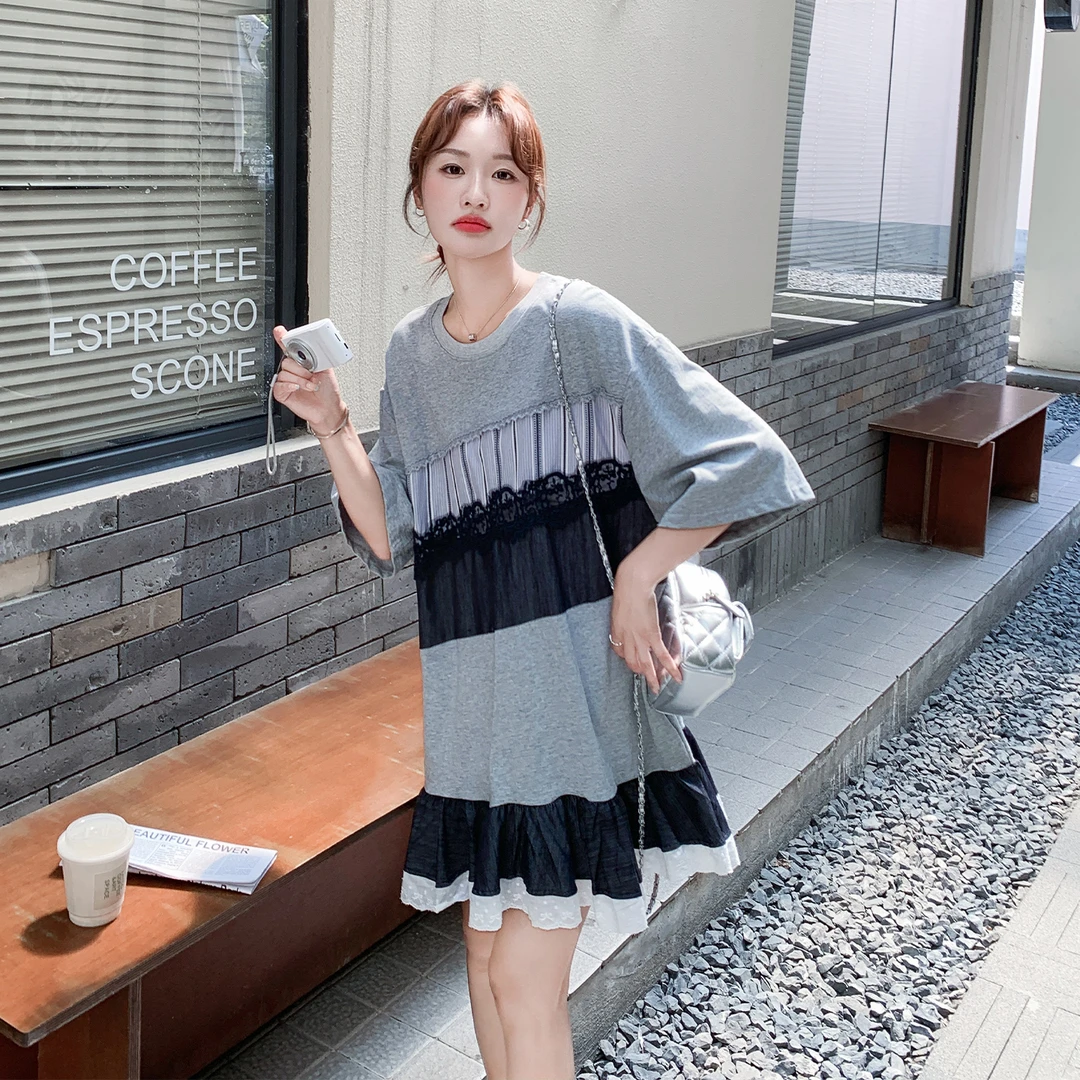 灰色蕾丝拼接T恤连衣裙女夏2025新款时尚减龄气质宽松遮肚子裙子