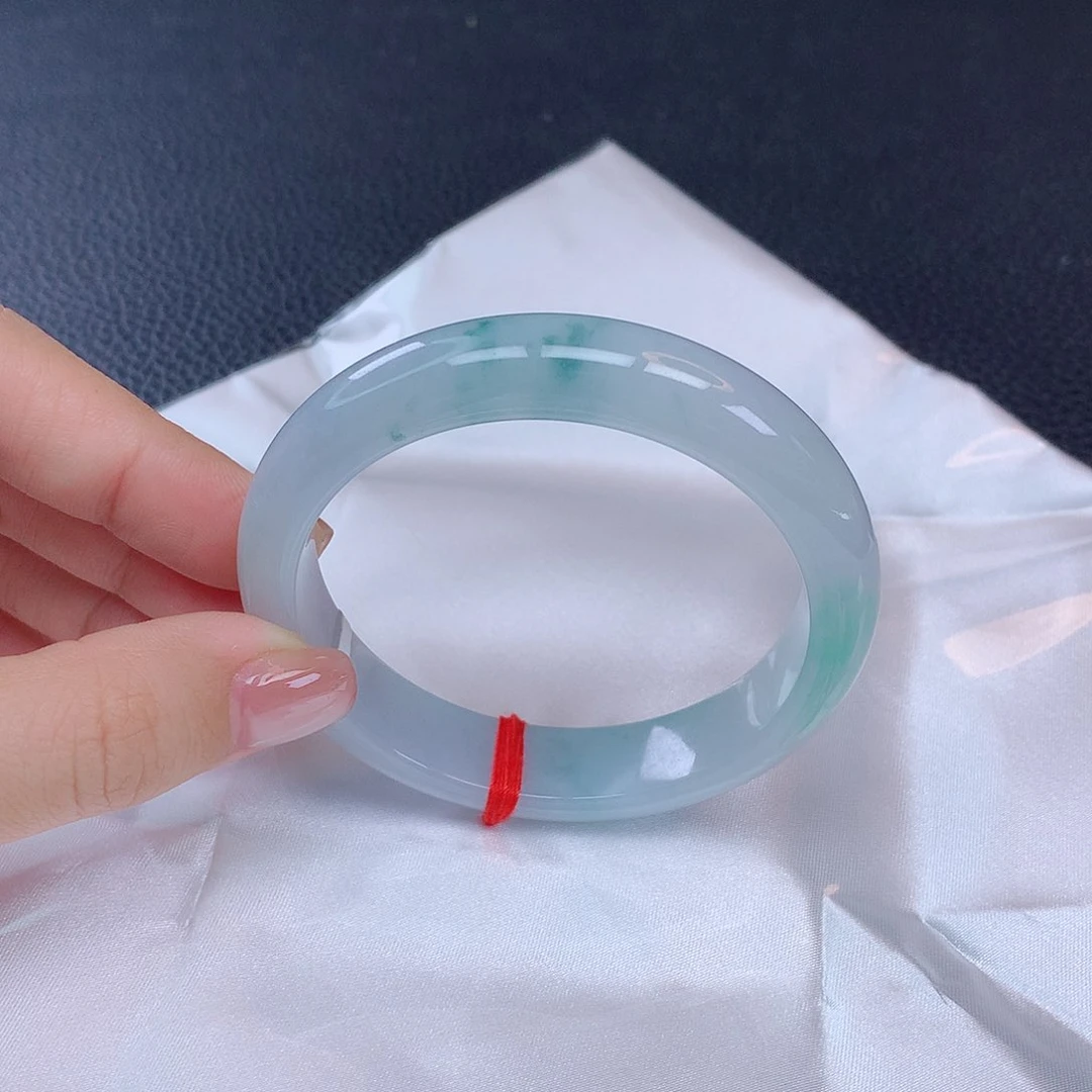 翡翠手镯未镶嵌翡翠0616