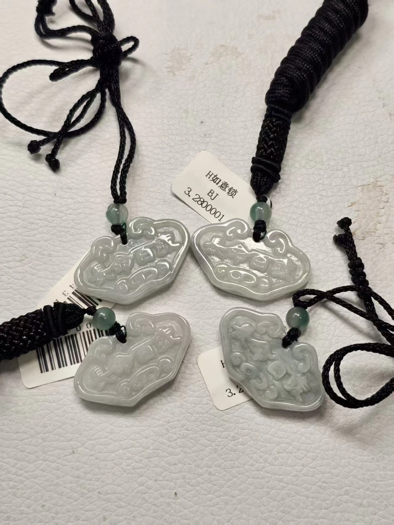 天然缅甸A货翡翠（如意锁）多样性发其一