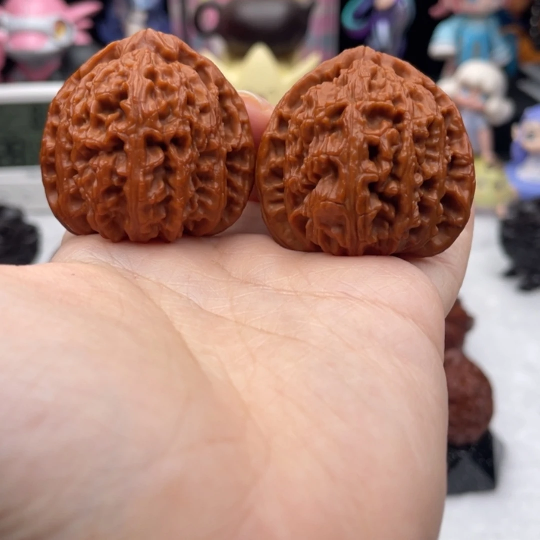 文玩核桃把件40三角白