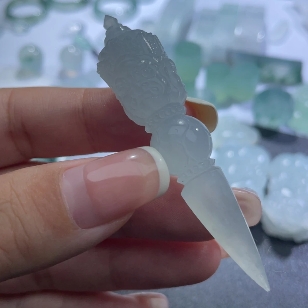 未镶嵌定制翡翠降