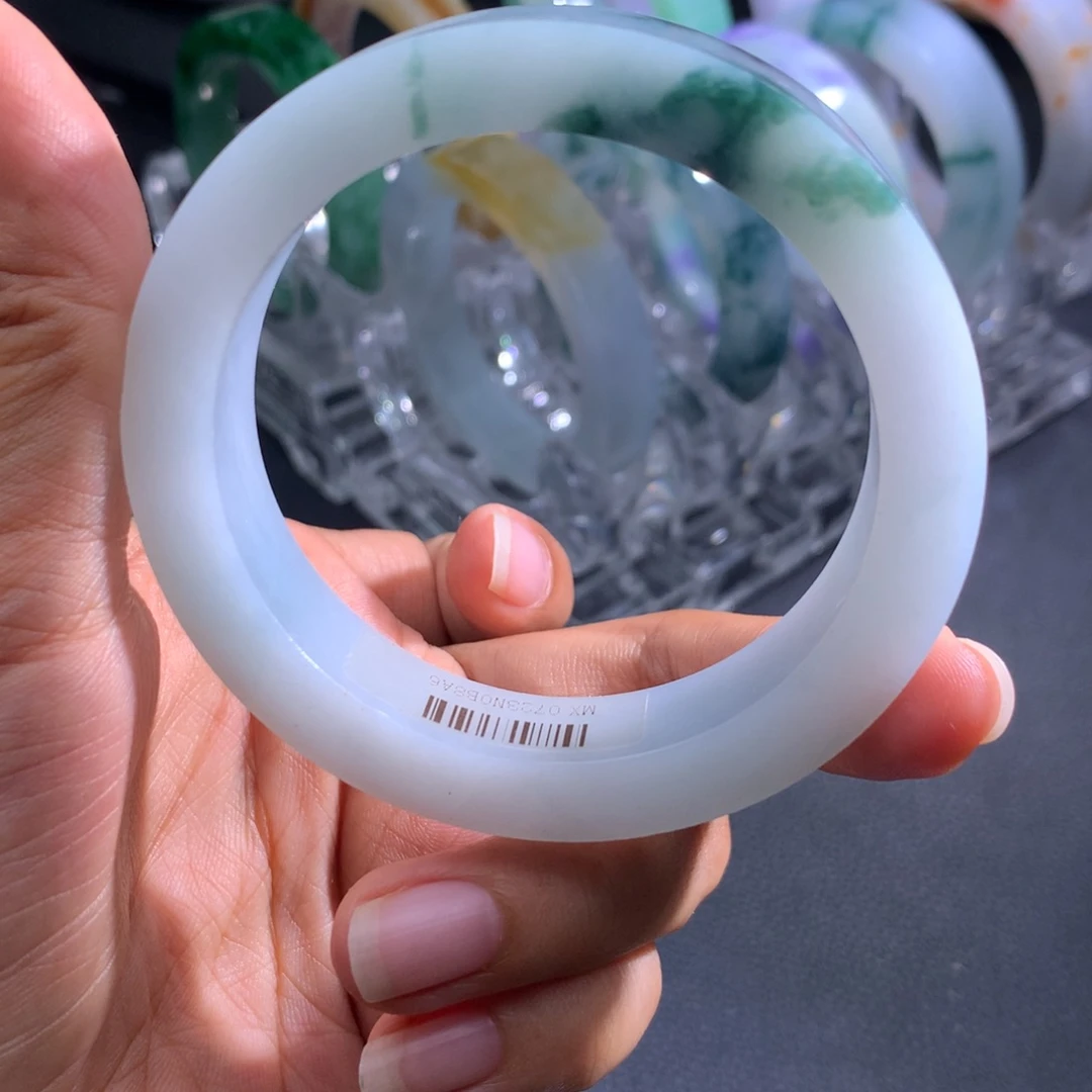 未镶嵌翡翠手镯定制翡翠